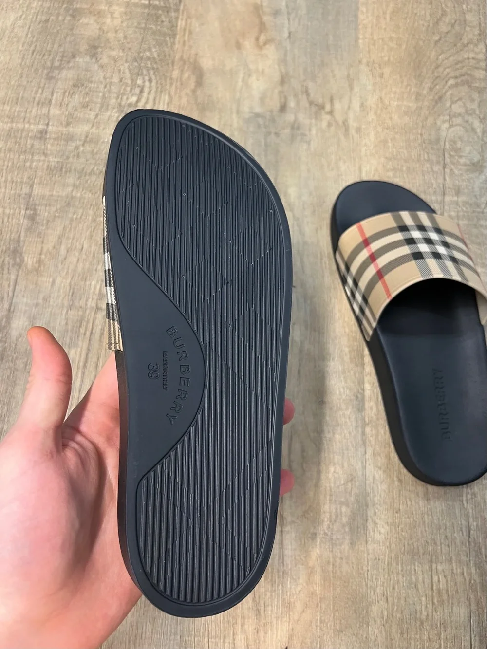 Burberry Beige Plaid Men’s Slide Sandals EU SIZE 38-45